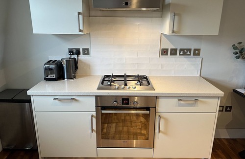Balham Apartment | Modern, spacious 2 bedroom apartment in Balham centre