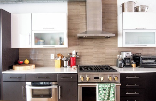 Southwark House | Modern, spacious 3-bedroom townhome in Philadelphia with parking + EV charger