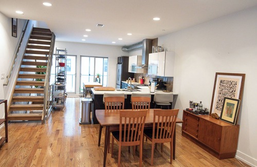 Southwark House | Modern, spacious 3-bedroom townhome in Philadelphia with parking + EV charger