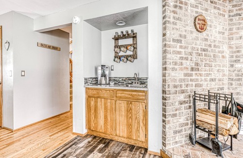 Rhododendron House | Modern, spacious getaway with private hot tub, wood fireplace, WiFi, & game room