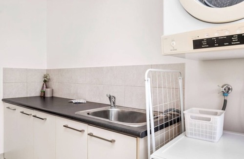 Alkimos House | Modern & Spacious in Alkimos!