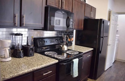 Stafford Apartment | Modern, Spacious, Luxurious, Executive, 3br 2ba