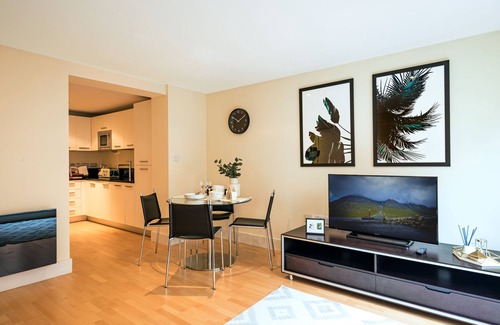 Queenhithe Apartment | Modern & Spacious One Bed Serviced Apartment near Blackfriars