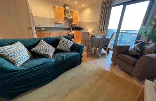 East Acton Apartment | Modern Spacious studio close to station
