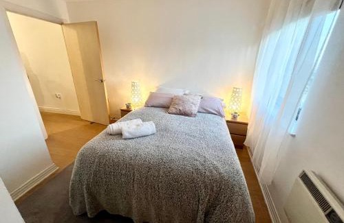 East Acton Apartment | Modern Spacious studio close to station