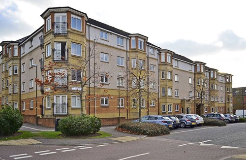 Haymarket Apartment | MODERN, SPECIOUS, CENTAL LOCATION, FREE CAR PARK, Wi-Fi, - SLEEPS 5