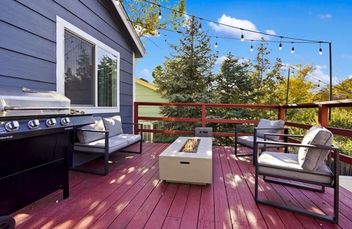 West Westminster House | Modern Standley Lake Retreat. HOT TUB. GAME ROOM
