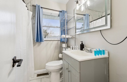 Fox Hill - Grandview House | Modern Stay near Buckroe Beach and Langley Air Force Base