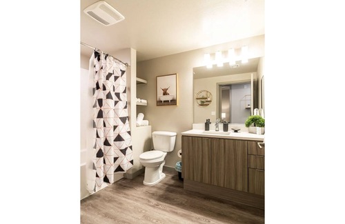 Camarillo Apartment | Modern ste w/♛King Bd, WIFI+YT TV, 15min ➼Oxnard