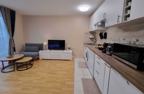 Gennevilliers Apartment | Modern Studio with Balcony, Ideal for Pros and Tourists, Near Paris (32m²)