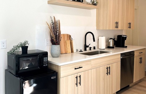 Vancouver Apartment | Modern Studio Apartment