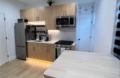 Queens Apartment | Modern Studio Apartment Near Train