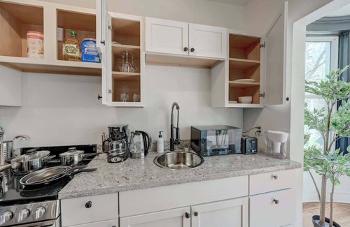 Lower East Side Apartment | Modern Studio by Brady St & Milwaukee Lakefront