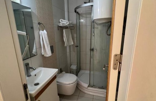 Akbuk Apartment | Modern Studio Flat in Didim with Shared Pool