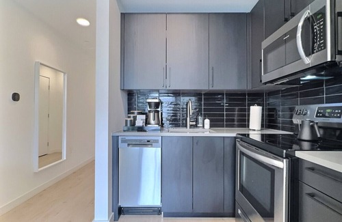 Five Points South Apartment | Modern Studio | Gym + Tesla Rides | Near UAB