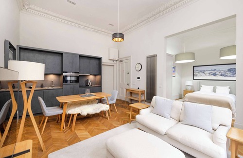 Old Town Apartment | Modern Studio in Edinburgh West End