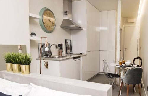 Embajadores Apartment | Modern Studio in Embajadores Street by Batuecas
