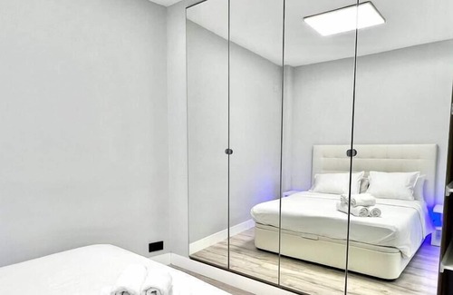 Palacio Apartment | Modern studio in the center of Madrid