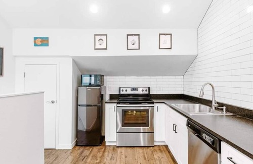 Berkeley Apartment | Modern Studio Steps from Tennyson Street