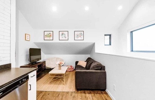 Berkeley Apartment | Modern Studio Steps from Tennyson Street