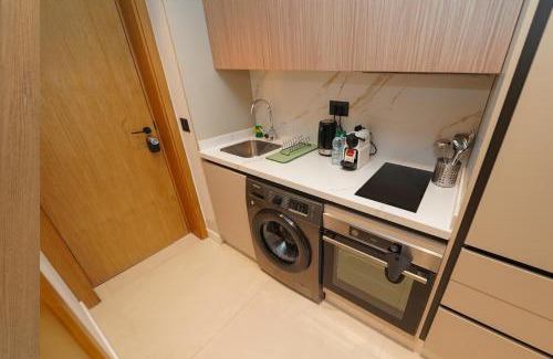 Casablanca Apartment | Modern Studio with Balcony - Prime Location