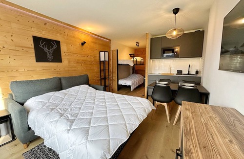 Samoens Apartment | Modern studio with private parking near the center