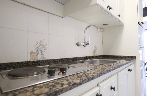 Salou City Centre Apartment | Modern Studio with Terrace & Pool in Salou, near Levante Beach