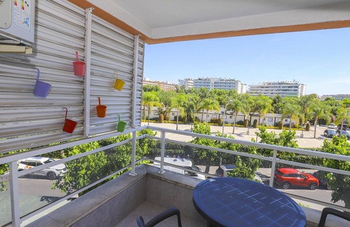 Salou City Centre Apartment | Modern Studio with Terrace & Pool in Salou, near Levante Beach