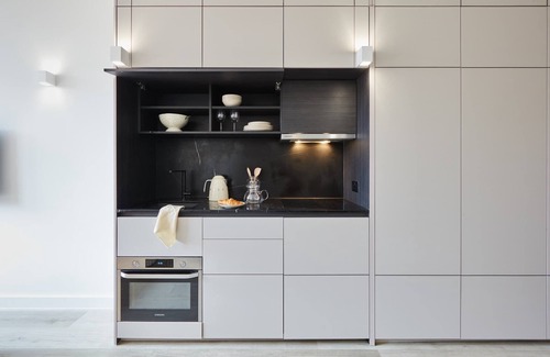 Harrow Apartment | Modern Studios w/Gym & Rooftop | The Hill by Nestor
