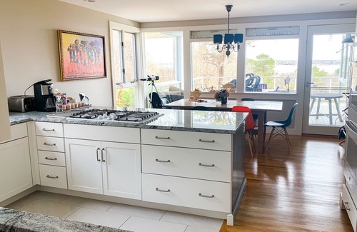 Silver Beach House | MODERN STYLE BEACH HOUSE WITH PRIVATE BEACH, TENNIS COURT AND NATURE