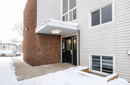 North Central Edmonton Apartment | Modern & Stylish 1-Bedroom Unit