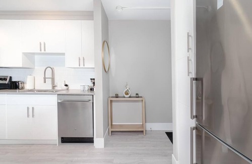 North Central Edmonton Apartment | Modern & Stylish 1-Bedroom Unit