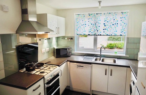 Taunton House | Modern & Stylish 3 Bedoom Home in Taunton
