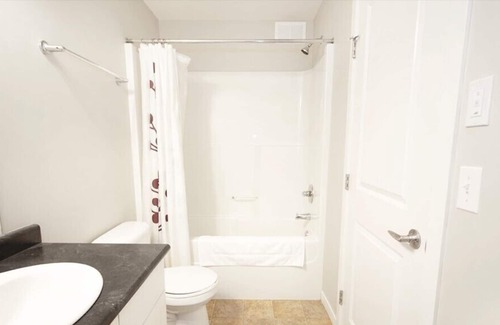 Fort Gary House | Modern & Stylish 3 Bedroom Townhouse