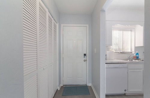 Gainesville Apartment | Modern & Stylish Condo Near UF - Foxmoor