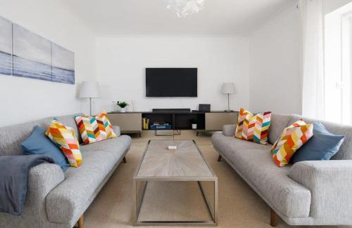 East Wittering House | Modern & stylish seaside family home
