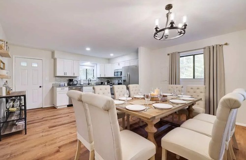 East Stroudsburg House | Modern Stylish Family Getaway w/Hot Tub
