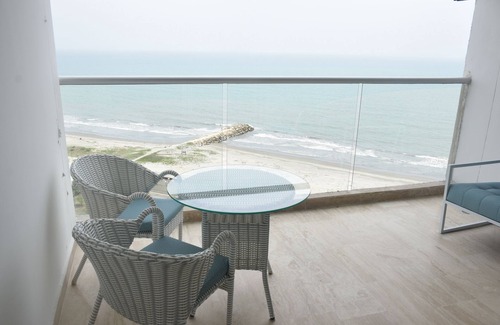Crespo Apartment | Modern suite with ocean and sunset views