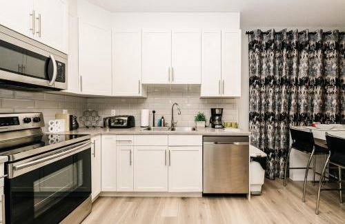 Southeast Edmonton Apartment | Modern suite near Airport Hospital Henday Town Ctr