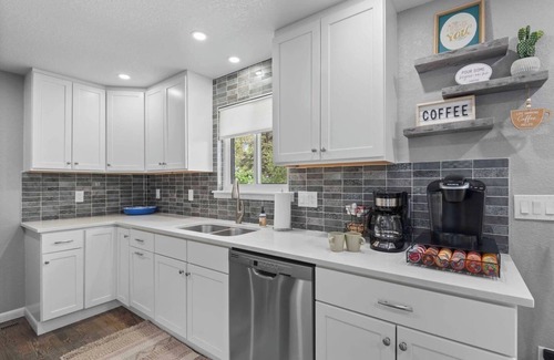 Scenic Heights House | Modern Suite Near Denver | Hot Tub | Outdoor Oasis
