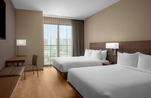 Clearwater Beach Hotel | Modern Suite with Stunning Rooftop Pool – Steps from Clearwater Beach