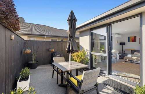 Motueka Apartment | Modern, Sunny, Central