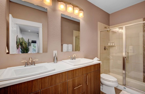Sunnyside House | Modern Sunnyside Townhome - 3 Bedroom/3.5 Bath