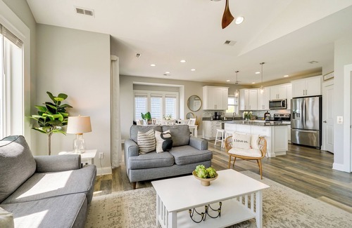 Surf City Cottage | Modern Surf City Beach House w/Hot Tub!