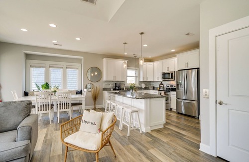 Surf City Cottage | Modern Surf City Beach House w/Hot Tub!