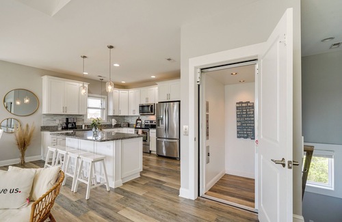 Surf City Cottage | Modern Surf City Beach House w/Hot Tub!