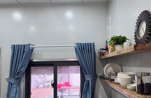 Ben Tre Cottage | Modern Thatch 1-bedroom cottage in Bến Tre with WiFi, AC
