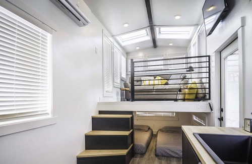 Apple Valley House | Modern tiny home with private BBQ and deck