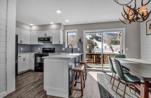 Ellicottville House | Modern Townhome, 2 Decks, Fireplace