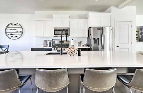 American Fork House | Modern Townhome - 8 Mi to Thanksgiving Point!